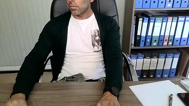 Snapshot of Evasionee chatting on 24, 10, 2025 Evasionee online show from 24, 10, 2025