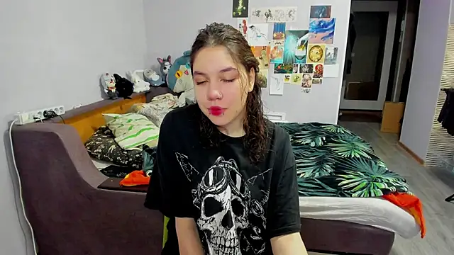 Snapshot of AgathaNott chatting on 25, 10, 2025 AgathaNott online show from 25, 10, 2025