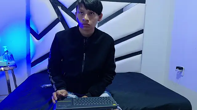 ALEXANDRO BOVER online show from 4, 11, 2025