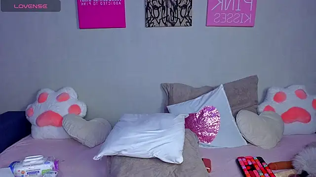 KittieHeart online show from 11, 4, 2026