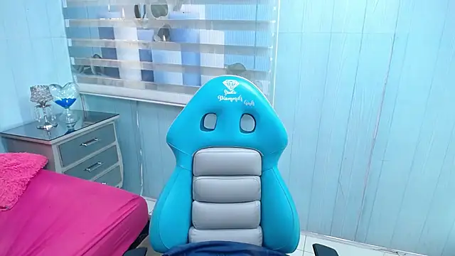 Snapshot of valery_soka69 chatting on 1, 12, 2025 valery soka69 online show from 1, 12, 2025