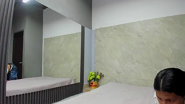 Sarahh-19 online show from 7, 11, 2025