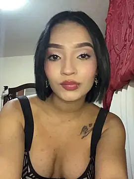 Snapshot of zoeejones chatting on 28, 10, 2025 zoeejones online show from 28, 10, 2025