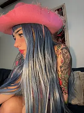 Snapshot of NinaHex chatting on 14, 11, 2025 NinaHex online show from 14, 11, 2025