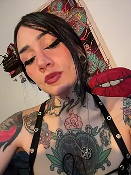 Snapshot of NinaHex chatting on 18, 11, 2025 NinaHex online show from 18, 11, 2025