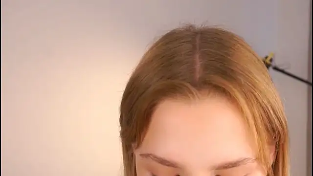 Helenspenss  online show from 2, 11, 2025