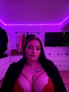 Aksinja05 online show from 4, 11, 2025