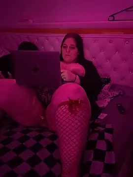 Aksinja05 online show from 18, 12, 2025