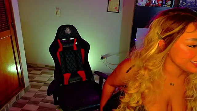 Marianaxprada online show from 14, 11, 2025