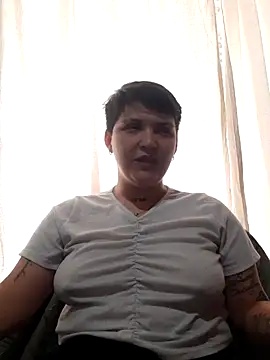 Snapshot of leti302 chatting on 28, 10, 2025 leti302 online show from 28, 10, 2025