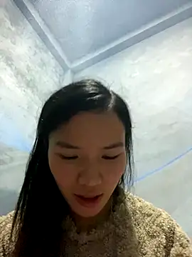 Snapshot of Yunzang chatting on 4, 11, 2025 Yunzang online show from 4, 11, 2025