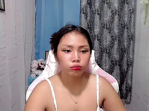 Snapshot of Mia_Cally chatting on 8, 11, 2025 Mia Cally online show from 8, 11, 2025