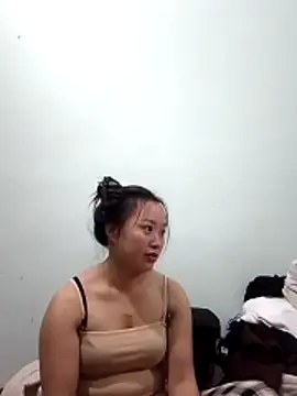 Snapshot of Phoena-a chatting on 5, 12, 2025 Phoena-a online show from 5, 12, 2025