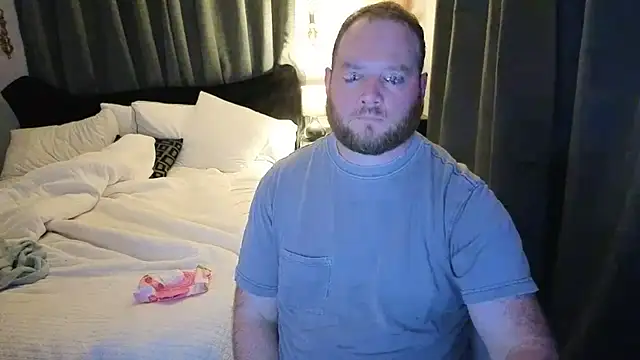 Snapshot of john_clarisa chatting on 13, 11, 2025 john clarisa online show from 13, 11, 2025