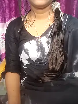Snapshot of cute_mahi07 chatting on 2, 12, 2025 cute mahi07 online show from 2, 12, 2025