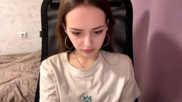 AliceStacy online show from 2, 12, 2025