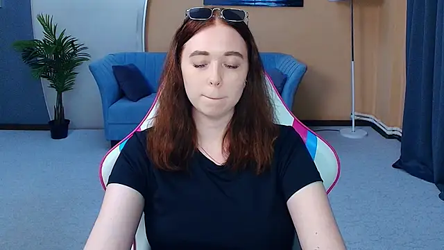 Snapshot of AddieOsler chatting on 18, 5, 2026 AddieOsler online show from 18, 5, 2026