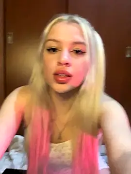 Snapshot of tiffanystarling chatting on 29, 10, 2025 tiffanystarling online show from 29, 10, 2025