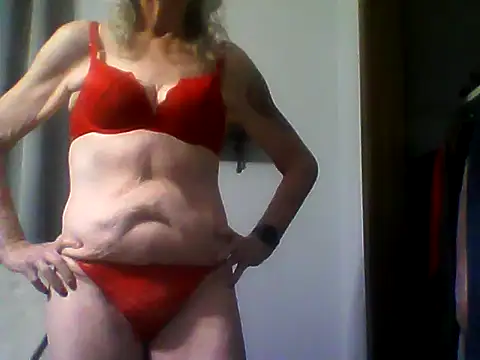 Snapshot of JoleneDelacroix chatting on 4, 11, 2025 JoleneDelacroix online show from 4, 11, 2025