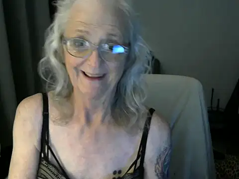 Snapshot of JoleneDelacroix chatting on 9, 11, 2025 JoleneDelacroix online show from 9, 11, 2025