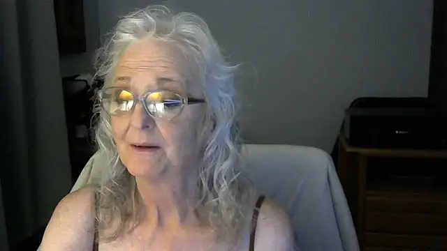 Snapshot of JoleneDelacroix chatting on 9, 11, 2025 JoleneDelacroix online show from 9, 11, 2025