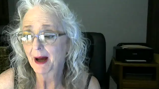 Snapshot of JoleneDelacroix chatting on 16, 11, 2025 JoleneDelacroix online show from 16, 11, 2025