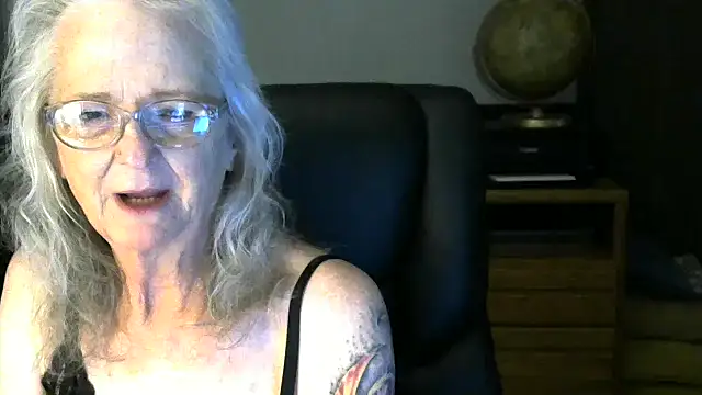 Snapshot of JoleneDelacroix chatting on 20, 11, 2025 JoleneDelacroix online show from 20, 11, 2025
