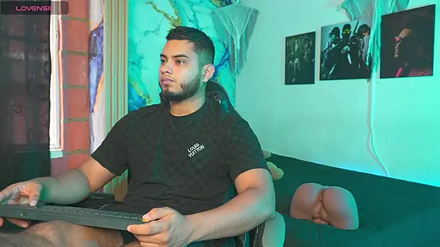 Tiler wolker online show from 3, 11, 2025