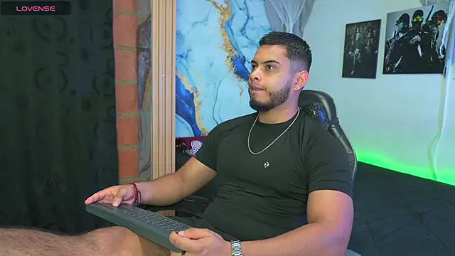 Tiler wolker online show from 13, 11, 2025