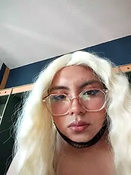 Snapshot of Kittyblood08 chatting on 25, 10, 2025 Kittyblood08 online show from 25, 10, 2025