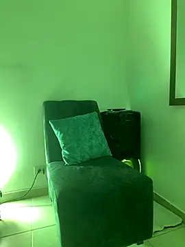 Snapshot of Chikihot69 chatting on 28, 10, 2025 Chikihot69 online show from 28, 10, 2025