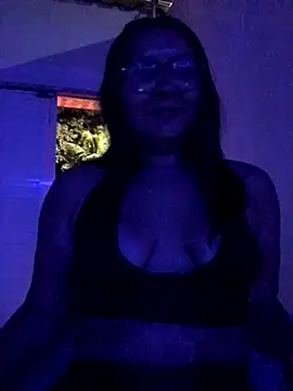 Snapshot of gabydoanal chatting on 28, 10, 2025 gabydoanal online show from 28, 10, 2025