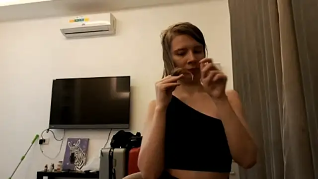 Snapshot of MargaretFairy chatting on 12, 11, 2025 MargaretFairy online show from 12, 11, 2025