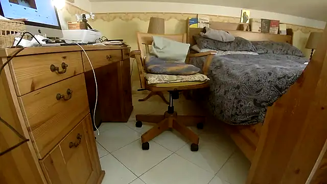 Snapshot of Sissypat53 chatting on 11, 11, 2025 Sissypat53 online show from 11, 11, 2025