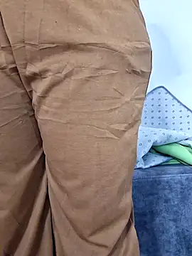 Mia fox29 online show from 17, 11, 2025