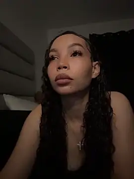 Snapshot of nikkiloveee chatting on 22, 4, 2026 nikkiloveee online show from 22, 4, 2026
