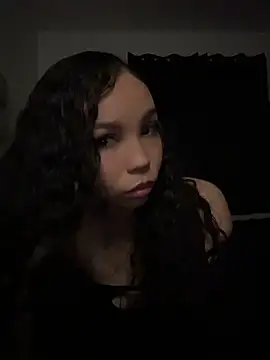 Snapshot of nikkiloveee chatting on 13, 5, 2026 nikkiloveee online show from 13, 5, 2026