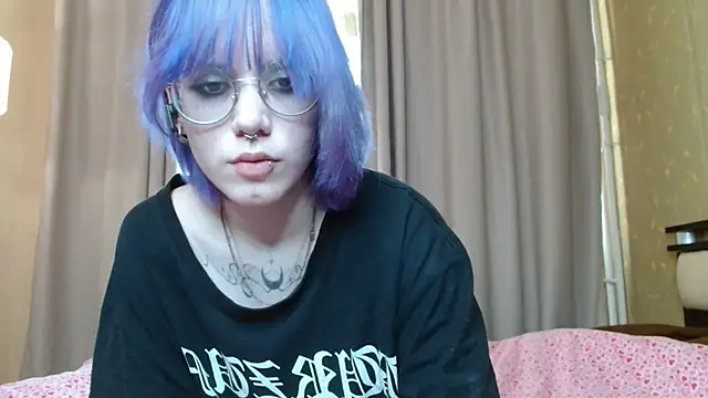 Snapshot of KellePourier chatting on 17, 5, 2026 KellePourier online show from 17, 5, 2026