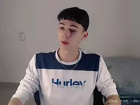 Sett 01 online show from 5, 11, 2025