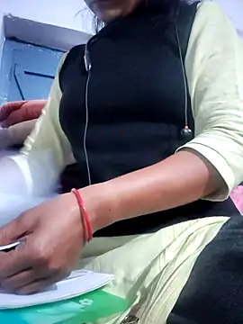 Hot-Rubyy online show from 3, 12, 2025