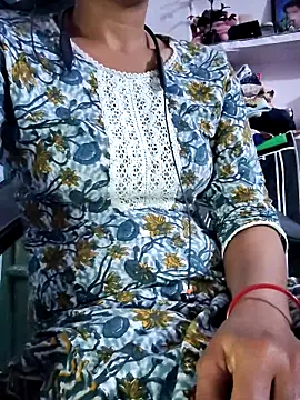 Hot-Rubyy online show from 10, 4, 2026