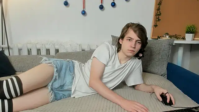 AvenGlow online show from 6, 1, 2026