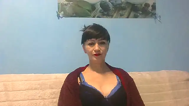 Snapshot of IffetLove42 chatting on 4, 11, 2025 IffetLove42 online show from 4, 11, 2025