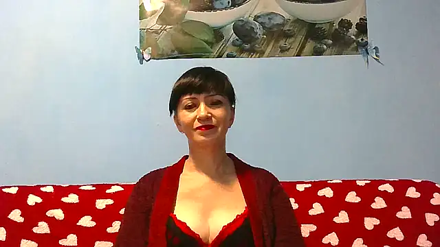 Snapshot of IffetLove42 chatting on 28, 11, 2025 IffetLove42 online show from 28, 11, 2025