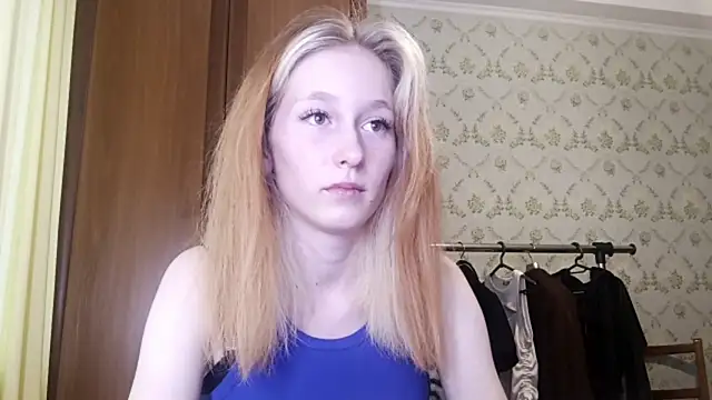 Snapshot of LisaKacitaa chatting on 27, 10, 2025 LisaKacitaa online show from 27, 10, 2025