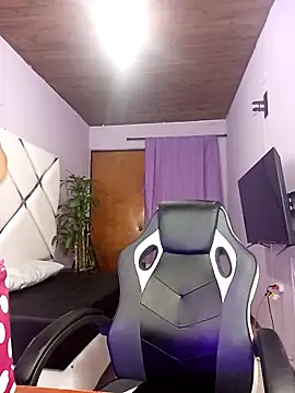 Snapshot of SweetPetiite chatting on 1, 11, 2025 SweetPetiite online show from 1, 11, 2025