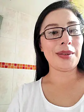 Emma Hotkiss online show from 22, 4, 2026