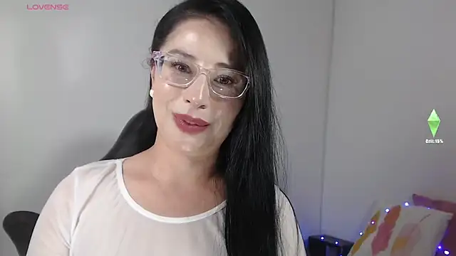 Emma Hotkiss online show from 19, 5, 2026