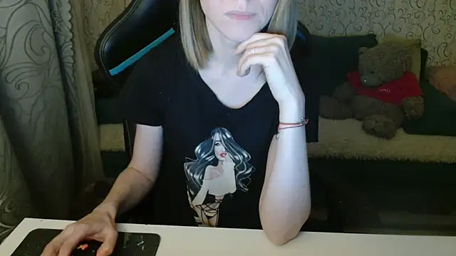 Snapshot of _Alisa_Allison_ chatting on 30, 10, 2025 Alisa Allison online show from 30, 10, 2025