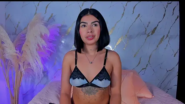 Snapshot of Julig01 chatting on 21, 11, 2025 Julig01 online show from 21, 11, 2025